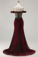 Laden Sie das Bild in den Galerie-Viewer, Schulterfreies Schwarzes Rotes Meerjungfrauen Korsett Übergröße Langes Ballkleid mit Schlitz