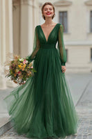 Laden Sie das Bild in den Galerie-Viewer, Dunkelgrünes A-Linie Brautjungfernkleid aus Tüll mit langen Ärmeln