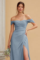 Laden Sie das Bild in den Galerie-Viewer, Staubblaues Schulterfreies Maxi Brautjungfernkleid in A-Linie mit Schlitz