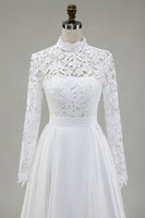 Laden Sie das Bild in den Galerie-Viewer, Elfenbein A Linie Lange Ärmel Hoher Hals Sweep Schleppe Brautkleid mit Spitze