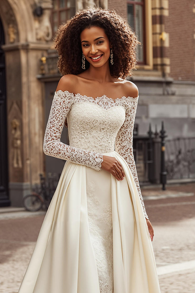 Laden Sie das Bild in den Galerie-Viewer, A-Linie Elfenbein Schulterfreies Brautkleid aus Spitze Satin