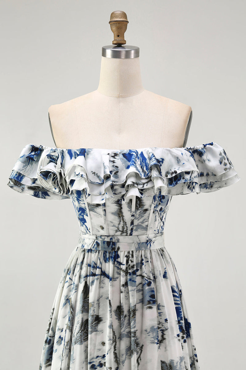 Laden Sie das Bild in den Galerie-Viewer, Blaues A-Linie Schulterfreies Geblümtes Brautjungfernkleid mit Rüschen