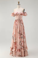 Laden Sie das Bild in den Galerie-Viewer, Blush Geblümtes Schulterfreies Brautjungfernkleid mit Rüschen