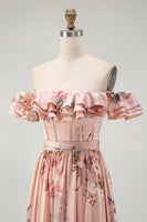 Laden Sie das Bild in den Galerie-Viewer, Blush Geblümtes Schulterfreies Brautjungfernkleid mit Rüschen