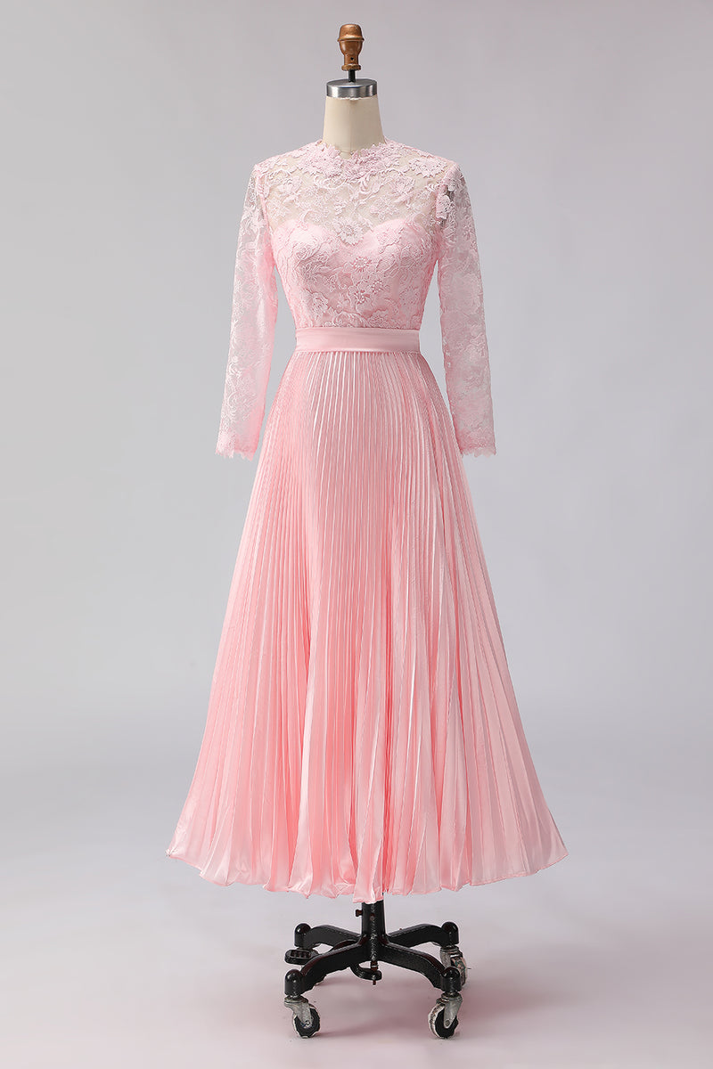 Laden Sie das Bild in den Galerie-Viewer, Blush Rosa Chiffon A Linie Plissiertes Midikleid für die Brautmutter mit Spitze