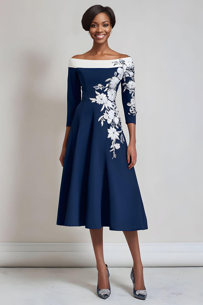 Laden Sie das Bild in den Galerie-Viewer, Blumen Marine A Linie Satin Midi Kleid für die Brautmutter mit Applikationen