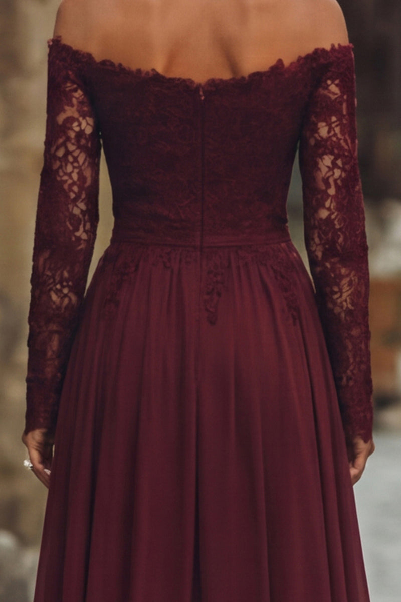 Laden Sie das Bild in den Galerie-Viewer, Cabernet A-Linie Langes Schulterfreies Kleid der Brautmutter mit Spitze