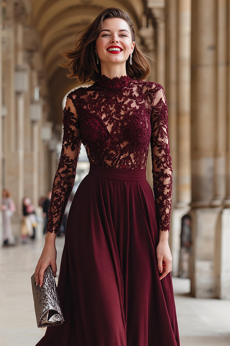 Laden Sie das Bild in den Galerie-Viewer, Cabernet A-Linie Brautmutterkleid aus Chiffon mit Spitze und Applikationen
