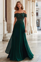 Laden Sie das Bild in den Galerie-Viewer, A-Linie Schulterfreies Kleid aus Kiefernholz mit Applikation