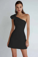 Laden Sie das Bild in den Galerie-Viewer, Eine Schulter A Linie Kleines weißes Kleid mit Schleife