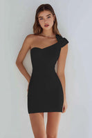 Laden Sie das Bild in den Galerie-Viewer, Schlichtes Figurbetontes Kleines weißes Kleid mit einer Schulter