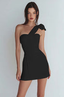 Laden Sie das Bild in den Galerie-Viewer, Einschulteriges Figurbetontes Gerafftes Kleines weißes Kleid