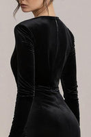 Laden Sie das Bild in den Galerie-Viewer, Schwarzes Langärmeliges Bodycon Cocktailkleid aus Samt