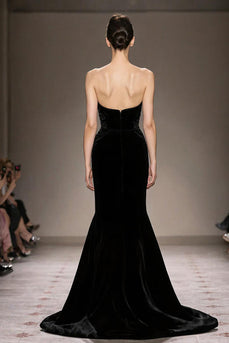 Glitzerndes Meerjungfrauen Trägerloses Schwarzes Abendkleid aus Samt