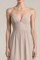 Laden Sie das Bild in den Galerie-Viewer, Hellrosa Satin Etui Spaghettiträger Langes Ballkleid