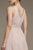 Laden Sie das Bild in den Galerie-Viewer, Elfenbein Langes A-Linie Ballkleid mit V-Ausschnitt