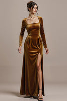 Laden Sie das Bild in den Galerie-Viewer, Twilight Etui Samt Langes Abendkleid mit quadratischem Ausschnitt und Schlitz