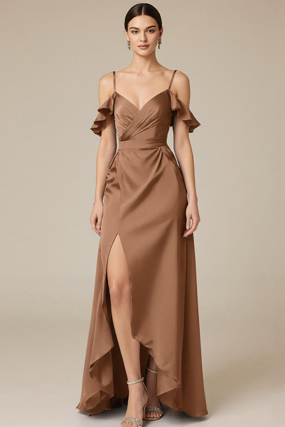 Terrakotta Schulterfreies Langes Abendkleid aus Satin mit Rüschen und Schlitz