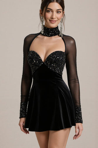 Glitzerndes Schwarzes Kurzes Cocktailkleid aus Samt mit Perlen und Ärmeln