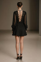 Laden Sie das Bild in den Galerie-Viewer, Schwarzes Kurzes A-Linie Cocktailkleid aus Chiffon mit tiefem V-Ausschnitt und Ärmeln