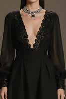 Laden Sie das Bild in den Galerie-Viewer, Schwarzes Kurzes A-Linie Cocktailkleid aus Chiffon mit tiefem V-Ausschnitt und Ärmeln