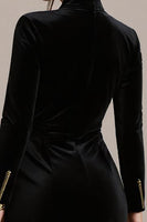 Laden Sie das Bild in den Galerie-Viewer, Kurzes Schwarzes Cocktailkleid aus Samt mit hohem Ausschnitt und Ärmeln