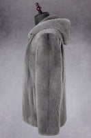 Laden Sie das Bild in den Galerie-Viewer, Grauer Herren Wintermantel aus Kunstpelz mit Reißverschluss und Kapuze