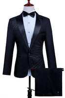 Laden Sie das Bild in den Galerie-Viewer, 2-teiliger Schwarzer Herrenanzug mit Spitzrevers und einem Knopf mit Perlenstickerei