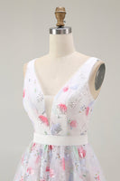 Laden Sie das Bild in den Galerie-Viewer, Glitzerndes Geblümtes Weißes Rückenfreies Pailletten Cocktailkleid mit V-Ausschnitt in A-Linie