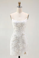 Laden Sie das Bild in den Galerie-Viewer, Weißes Figurbetontes Standesamtkleid mit Spaghettiträgern und applizierten Trägern und Schlitz