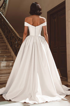 Weißes Schulterfreies Brautkleid aus Satin mit Schlitz