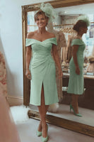 Laden Sie das Bild in den Galerie-Viewer, Blush Rosa Etui Schulterfreies Kleid für die Brautmutter mit Schlitz