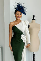 Laden Sie das Bild in den Galerie-Viewer, Schwarz-weißes Bodycon Midikleid für die Brautmutter mit Schärpe