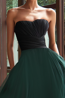 Laden Sie das Bild in den Galerie-Viewer, Schwarzes und Grünes Trägerloses Langes Ballkleid aus Tüll in A-Linie
