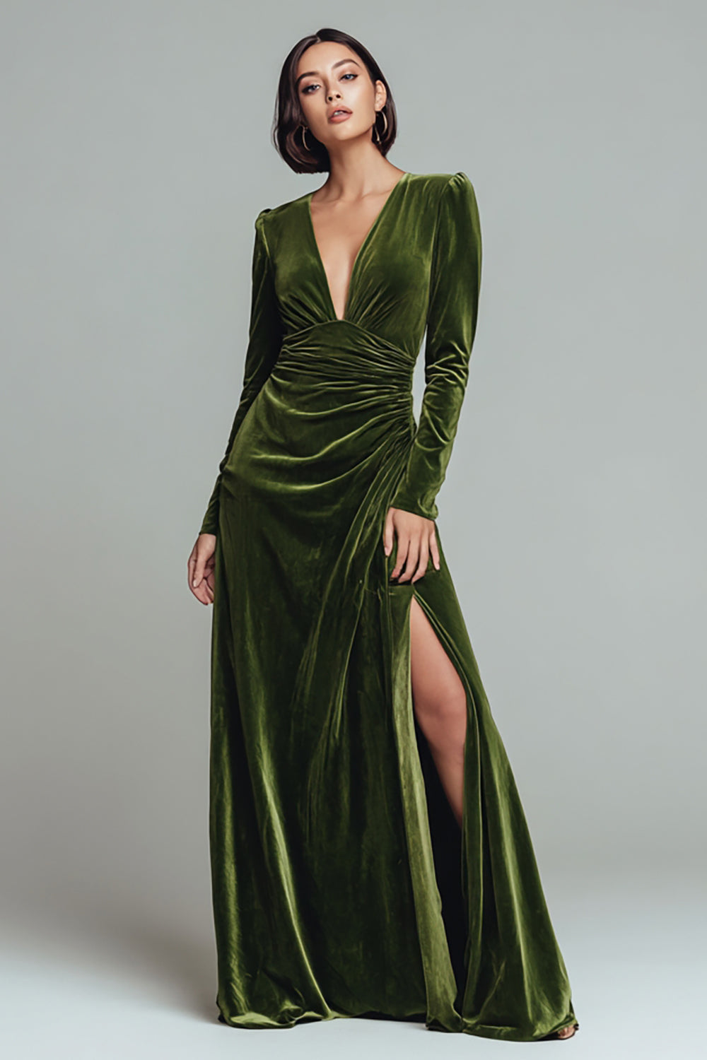 Olive Langes V-Ausschnitt Ballkleid aus Samt mit Rüschen und Schlitz
