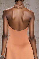 Laden Sie das Bild in den Galerie-Viewer, Glitzerndes Orange Neckholder Satin Meerjungfrauen Ballkleid mit Perlenstickerei