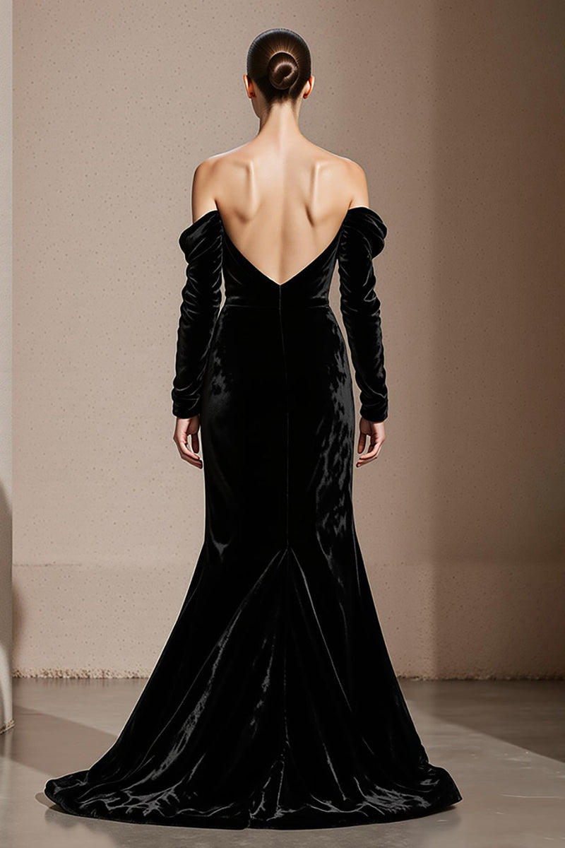 Laden Sie das Bild in den Galerie-Viewer, Schwarzes Schulterfreies Meerjungfrauen Ballkleid aus Samt