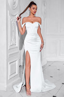 Laden Sie das Bild in den Galerie-Viewer, Blush Schulterfreies Satin Etui Langes Korsett Ballkleid mit Schlitz