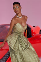 Laden Sie das Bild in den Galerie-Viewer, Goldenes Trägerloses A-Linie Ballkleid mit Schleife