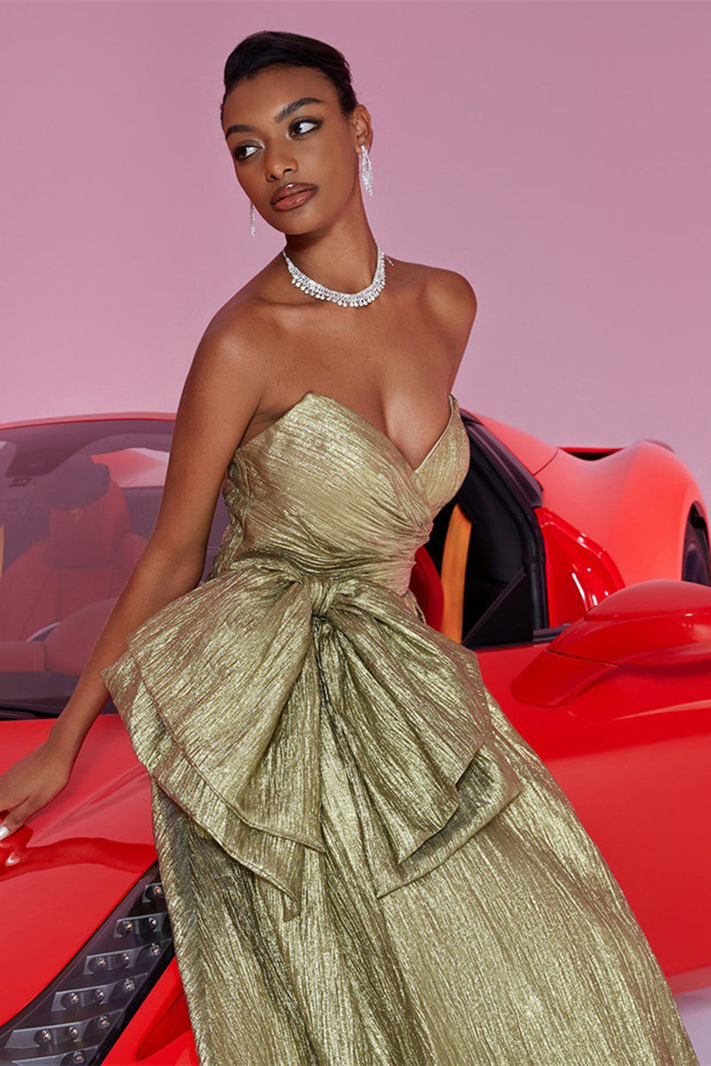 Laden Sie das Bild in den Galerie-Viewer, Goldenes Trägerloses A-Linie Ballkleid mit Schleife