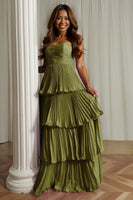 Laden Sie das Bild in den Galerie-Viewer, A-Linie Trägerloses Rosa Plissiertes Gestuftes Brautjungfernkleid