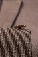 Laden Sie das Bild in den Galerie-Viewer, Taupe 3-teilige Slim-Fit Anzüge mit gekerbtem Revers und einem Knopf für Herren