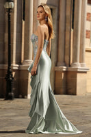 Laden Sie das Bild in den Galerie-Viewer, Staubiges Salbei Herzausschnitt Pailletten Applikation Korsett Meerjungfrauen Langes Ballkleid mit Rüschen Schlitz