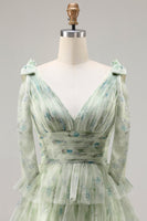 Laden Sie das Bild in den Galerie-Viewer, Grünes A-Linie Gestuftes Rüschen Langes Ballkleid mit Schlitz