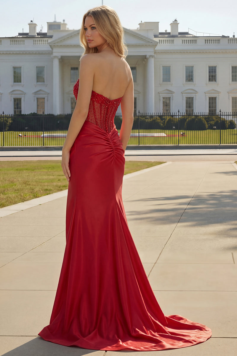 Laden Sie das Bild in den Galerie-Viewer, Rotes Trägerloses Meerjungfrauen Korsett Gerafftes Satin Langes Ballkleid mit Schlitz