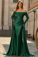Laden Sie das Bild in den Galerie-Viewer, Dunkelgrünes Schulterloses Gerafftes Satin Meerjungfrauen Langes Ballkleid mit langen Ärmeln