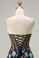 Laden Sie das Bild in den Galerie-Viewer, Trägerloses Schwarzes A-Linie Transparentes Korsett Blumenmuster Langes Ballkleid mit Schlitz