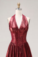 Laden Sie das Bild in den Galerie-Viewer, Burgundergrünes Metallic-A-Line-Neckholder-Korsett, langes Abschlussballkleid mit Schlitz