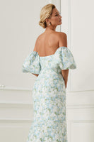 Laden Sie das Bild in den Galerie-Viewer, Blaue Weiße Blume Mermaid Trägerloses Satin Brautjungfernkleid mit abnehmbaren Ärmeln