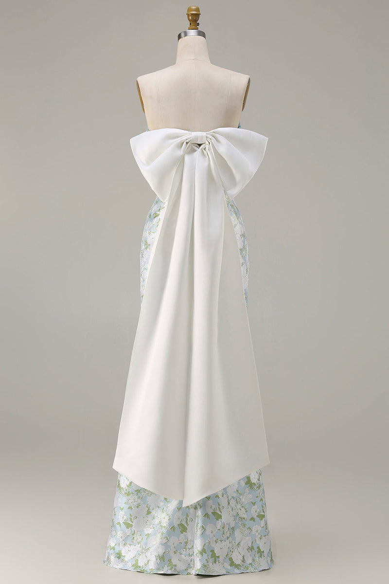 Laden Sie das Bild in den Galerie-Viewer, Blaue Weiße Blume Trägerloses Satin Langes Brautjungfernkleid mit Rückenschleife